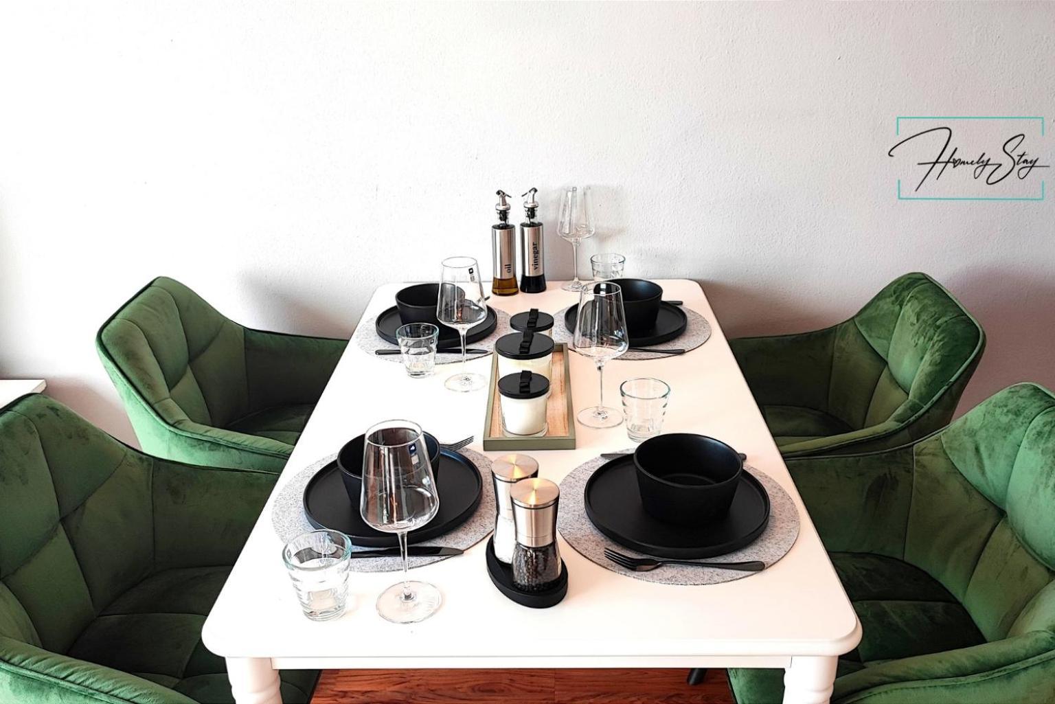 Homely Stay Serenity Greens - Stylisch Studio-Apartment With Kitchen - 10 Min To Central Station, Pet Friendly Munique Exterior foto