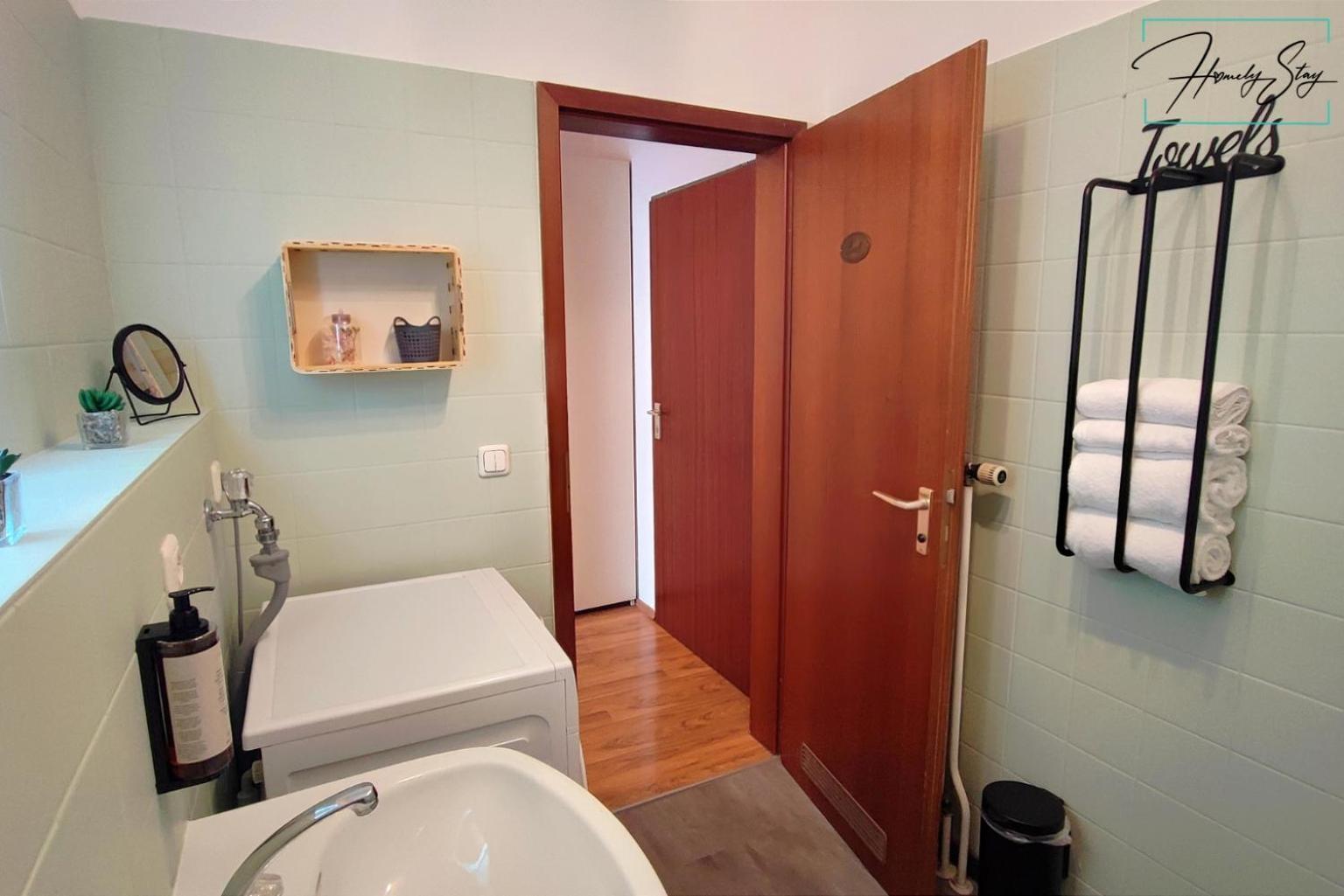Homely Stay Serenity Greens - Stylisch Studio-Apartment With Kitchen - 10 Min To Central Station, Pet Friendly Munique Exterior foto